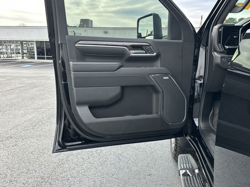 Certified 2024 Chevrolet Silverado 2500 LTZ w/ LTZ Convenience Package image 10