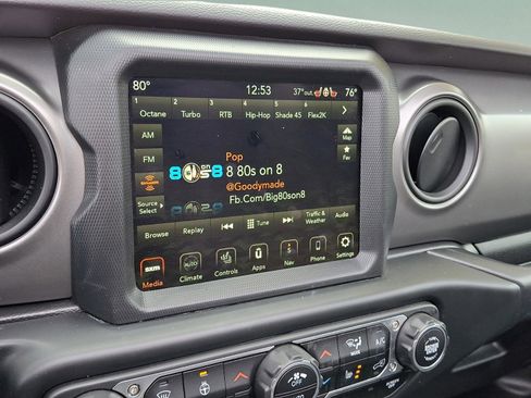 Certified 2022 Jeep Wrangler Unlimited Sport w/ Sun And Sound Package image 18