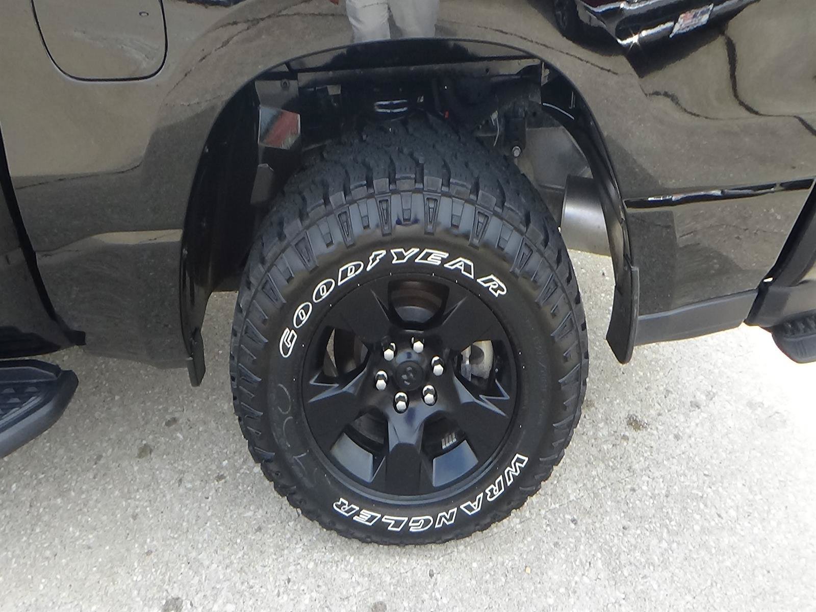 Used 2025 RAM 1500 Warlock AWD/4WD image 10