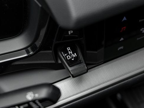 Certified 2025 Porsche Cayenne S AWD/4WD image 19