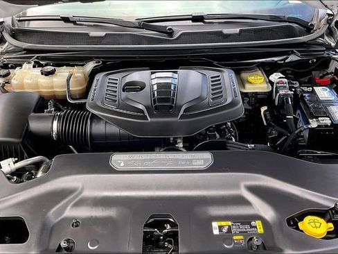 Certified 2023 Jeep Wagoneer L Series II RWD image 9