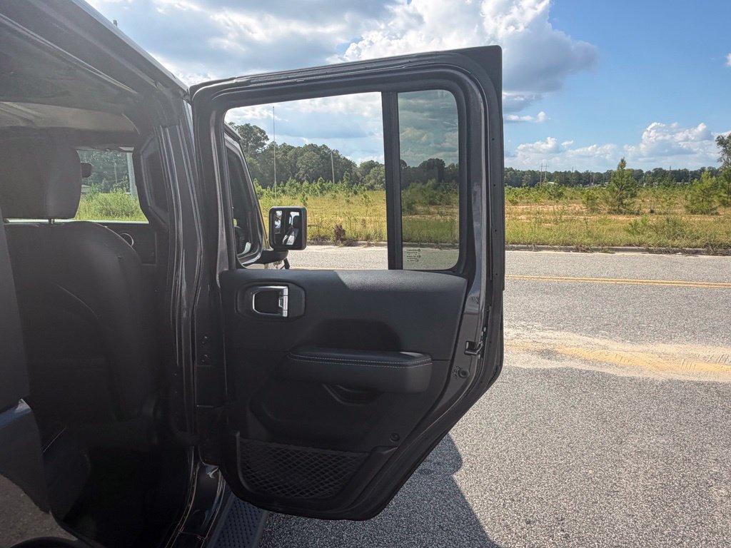 Used 2023 Jeep Wrangler Unlimited Sahara AWD/4WD image 47