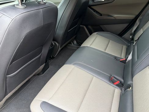 Used 2025 Chevrolet Equinox LT w/ Convenience Package II image 12