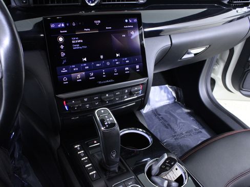 Used 2021 Maserati Quattroporte S image 26