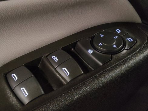 Used 2024 Chevrolet Equinox LS image 27