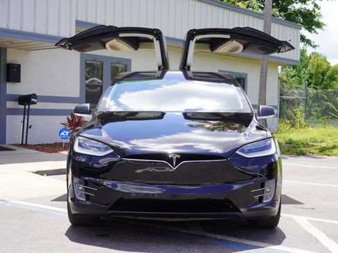 Used 2018 Tesla Model X 100D AWD/4WD image 2