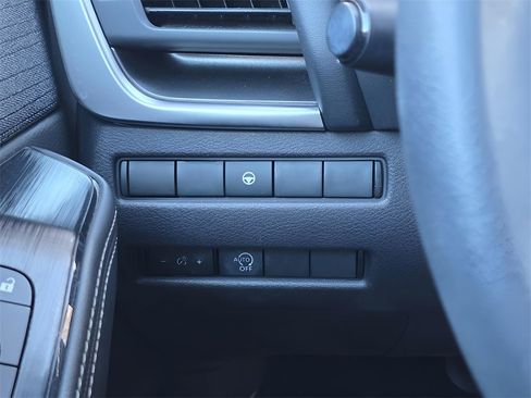 Used 2023 Nissan Rogue SV image 23