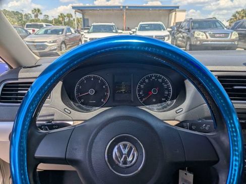 Used 2013 Volkswagen Jetta SE FWD image 26