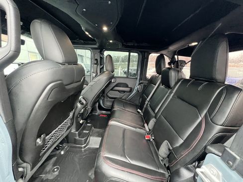 Used 2024 Jeep Wrangler Unlimited Rubicon image 32