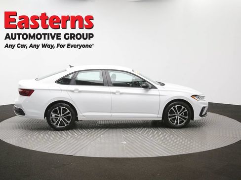 Used 2025 Volkswagen Jetta Sport FWD image 43