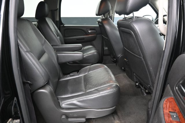Used 2013 Chevrolet Suburban LTZ AWD/4WD image 28