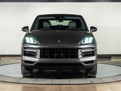 Certified 2025 Porsche Cayenne Coupe image 6