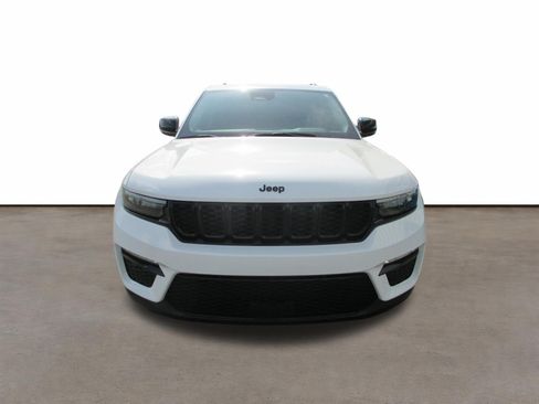 Used 2024 Jeep Grand Cherokee Limited w/ Black Appearance Package AWD/4WD image 7