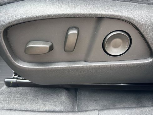 New 2026 Chevrolet Equinox LT w/ Convenience Package II image 9