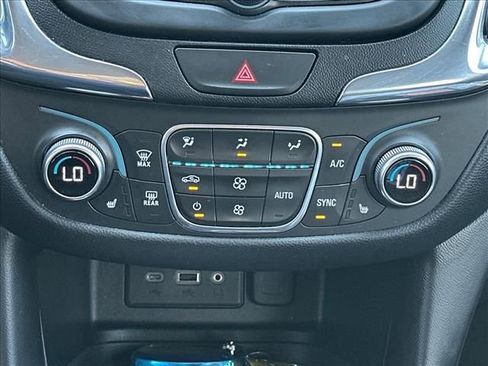 Used 2019 Chevrolet Equinox LT FWD image 28