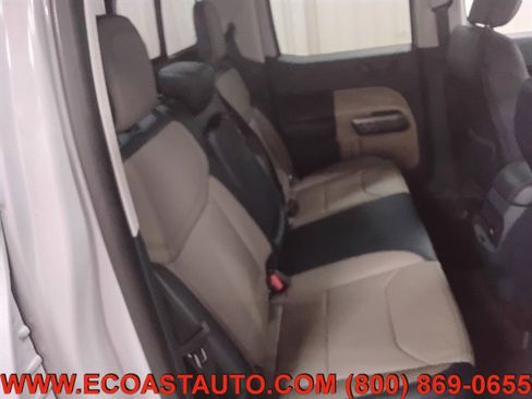 Used 2025 Ford Maverick Lariat w/ 4K Tow Package image 15