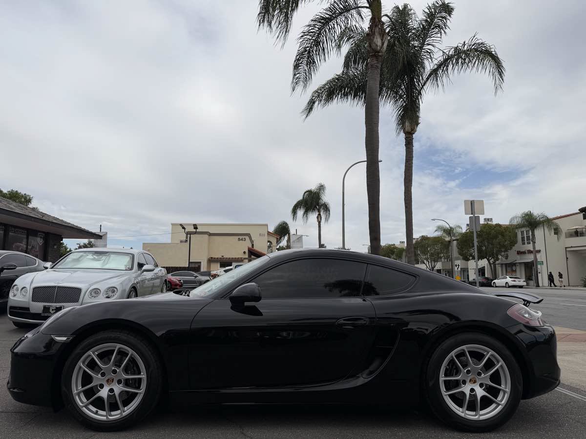 Used 2014 Porsche Cayman RWD image 2