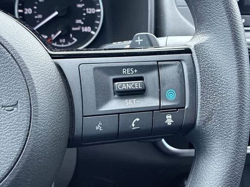 Used 2023 Nissan Rogue SV FWD image 25