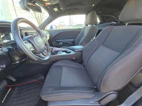 Used 2019 Dodge Challenger SXT w/ Driver Convenience Group RWD image 22