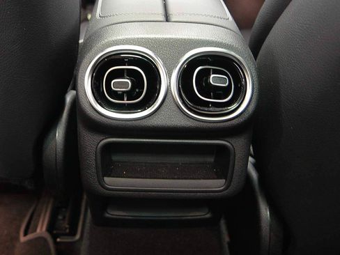 Used 2024 Mercedes-Benz GLC 43 AMG 4MATIC image 10