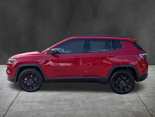 Used 2026 Jeep Compass Latitude AWD/4WD image 8