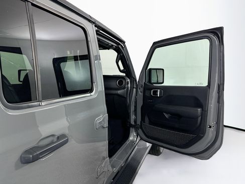 Used 2023 Jeep Wrangler Unlimited Sahara w/ Cold Weather Group AWD/4WD image 30