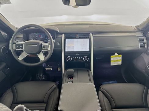 New 2025 Land Rover Discovery Dynamic SE AWD/4WD image 22