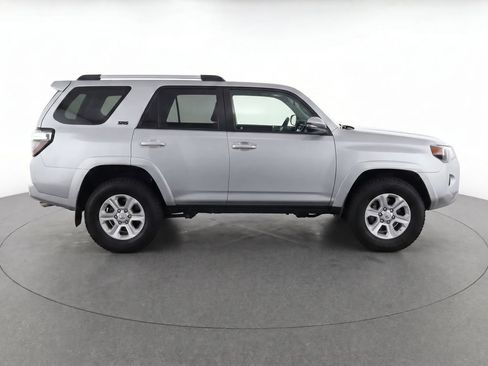 Used 2021 Toyota 4Runner SR5 Premium w/ Moonroof Package AWD/4WD image 10