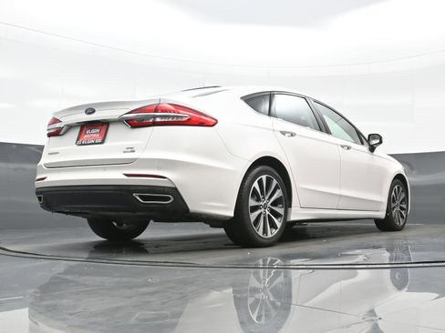 Used 2019 Ford Fusion SE image 30