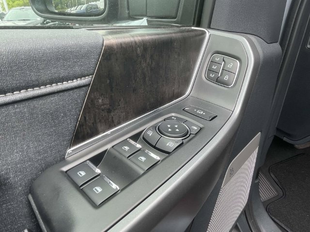 New 2026 Ford F250 Lariat w/ Black Appearance Package AWD/4WD image 16