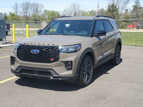 New 2026 Ford Explorer ST AWD/4WD image 2