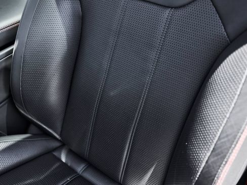 Used 2021 Bentley Bentayga AWD/4WD image 46