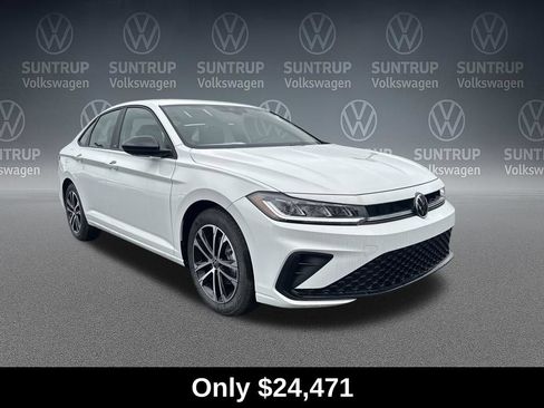Used 2026 Volkswagen Jetta Sport FWD image 4