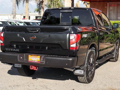 Used 2021 Nissan Titan PRO-4X w/ Pro-4x Convenience Package image 10