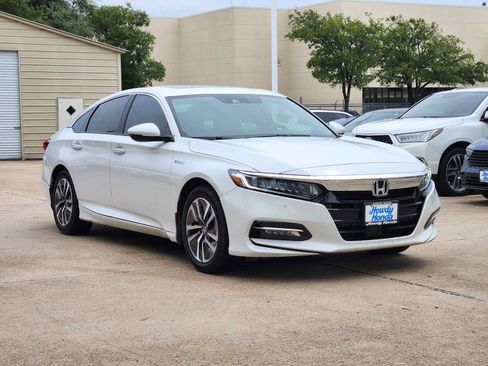 Used 2020 Honda Accord Touring image 3