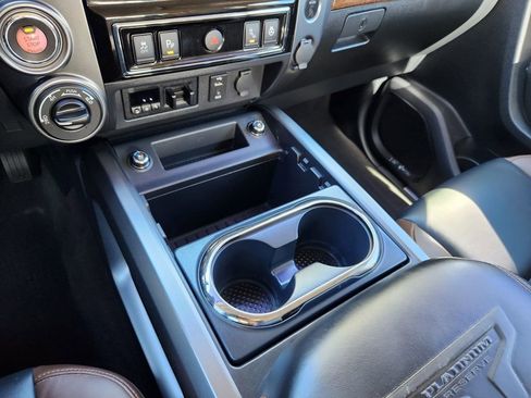 Used 2017 Nissan Titan Platinum Reserve image 25