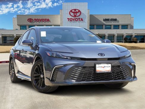 Used 2026 Toyota Camry SE w/ Convenience Package FWD image 1