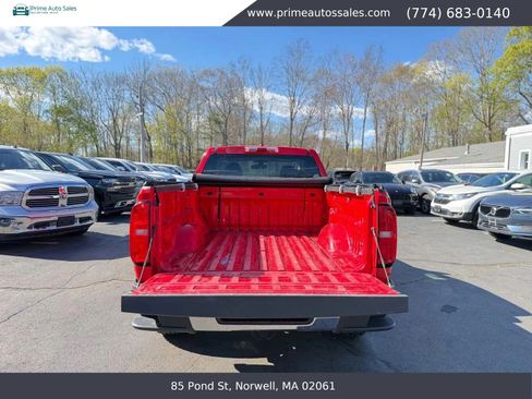 Used 2018 Chevrolet Colorado W/T AWD/4WD image 7