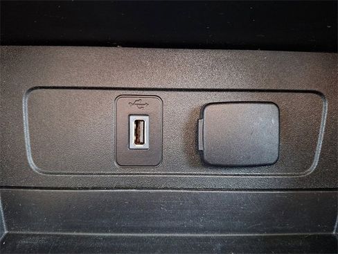 Certified 2018 Ford Escape SE w/ SE Sport Appearance Package image 20