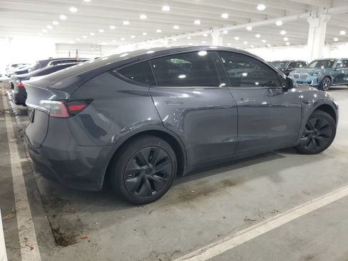 Used 2025 Tesla Model Y Long Range RWD image 3