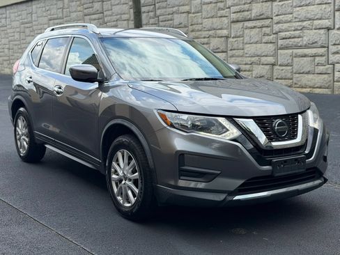 Used 2018 Nissan Rogue SV AWD/4WD image 5