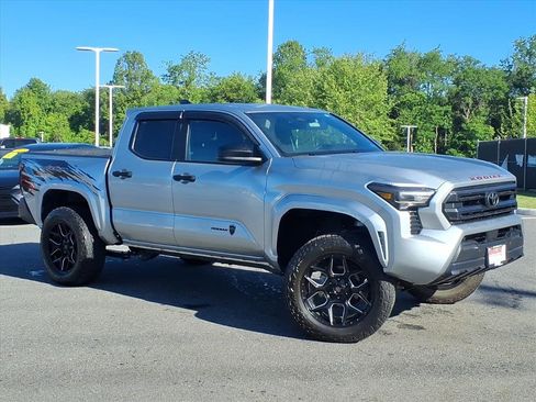 Used 2024 Toyota Tacoma SR w/ SR Upgrade Package AWD/4WD image 2