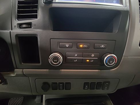 Used 2021 Nissan NV 2500 SV image 32