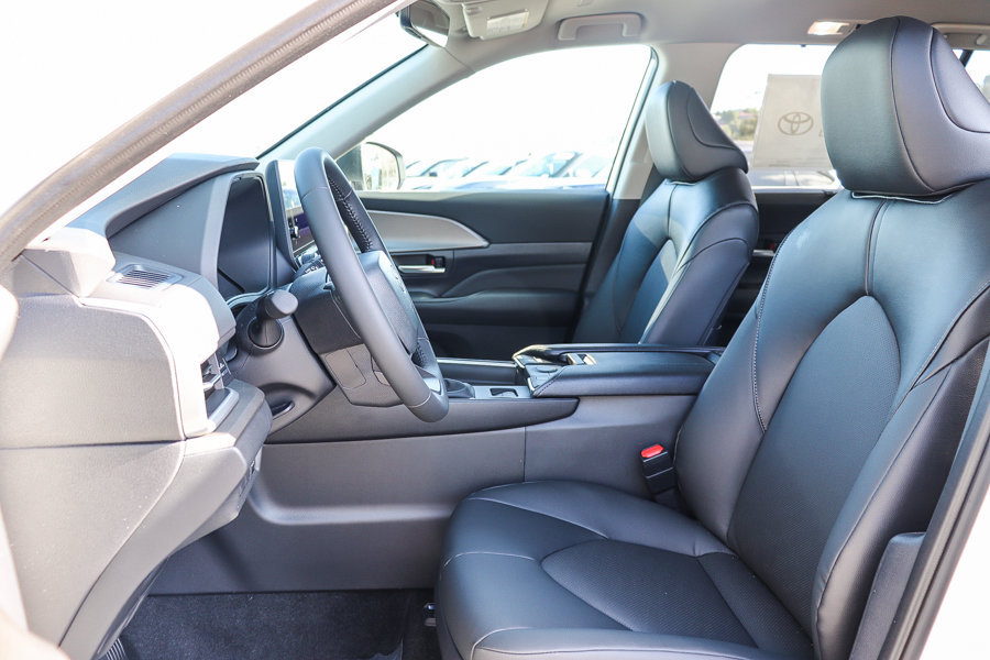 New 2026 Toyota Grand Highlander XLE FWD image 17