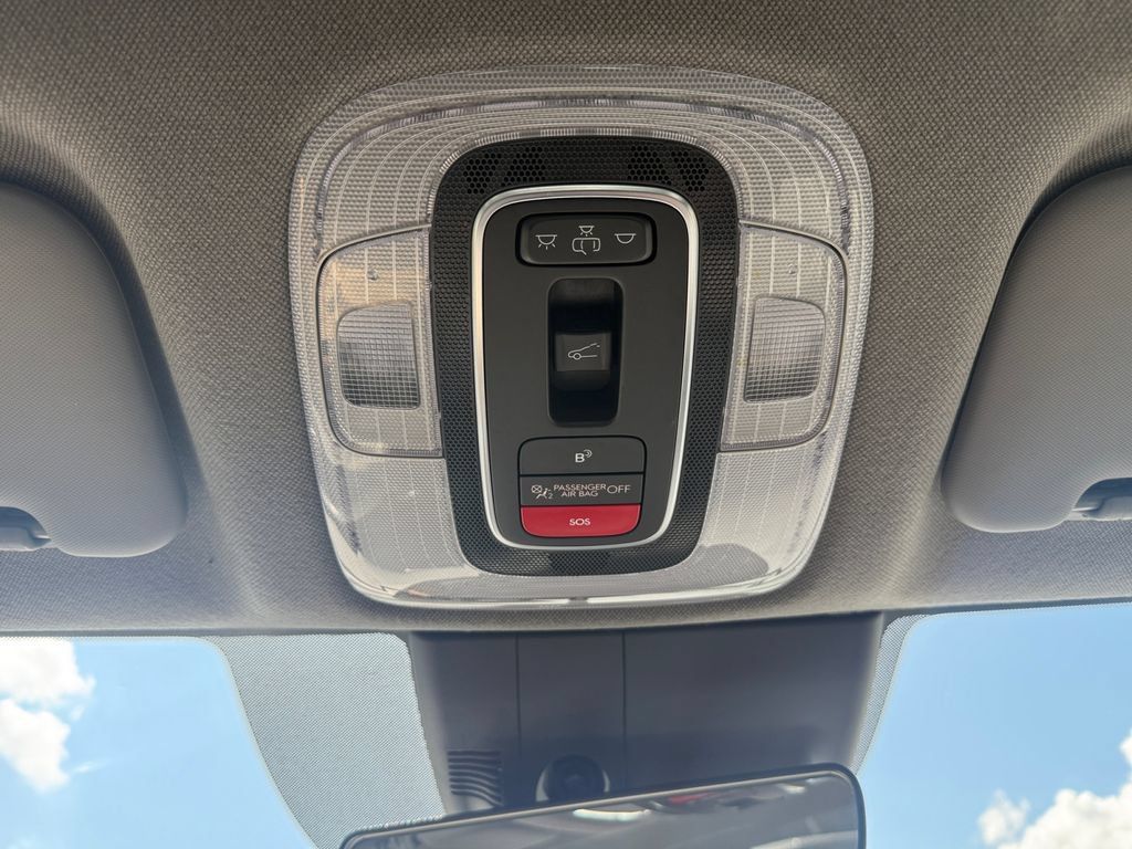 Used 2025 Hyundai Elantra SEL FWD image 23