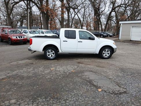 Used 2011 Nissan Frontier SV image 6