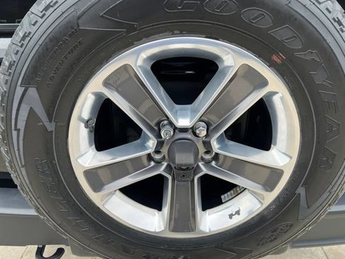 Used 2021 Jeep Wrangler Unlimited Sahara w/ Uconnect 4C Nav & Sound Group AWD/4WD image 11