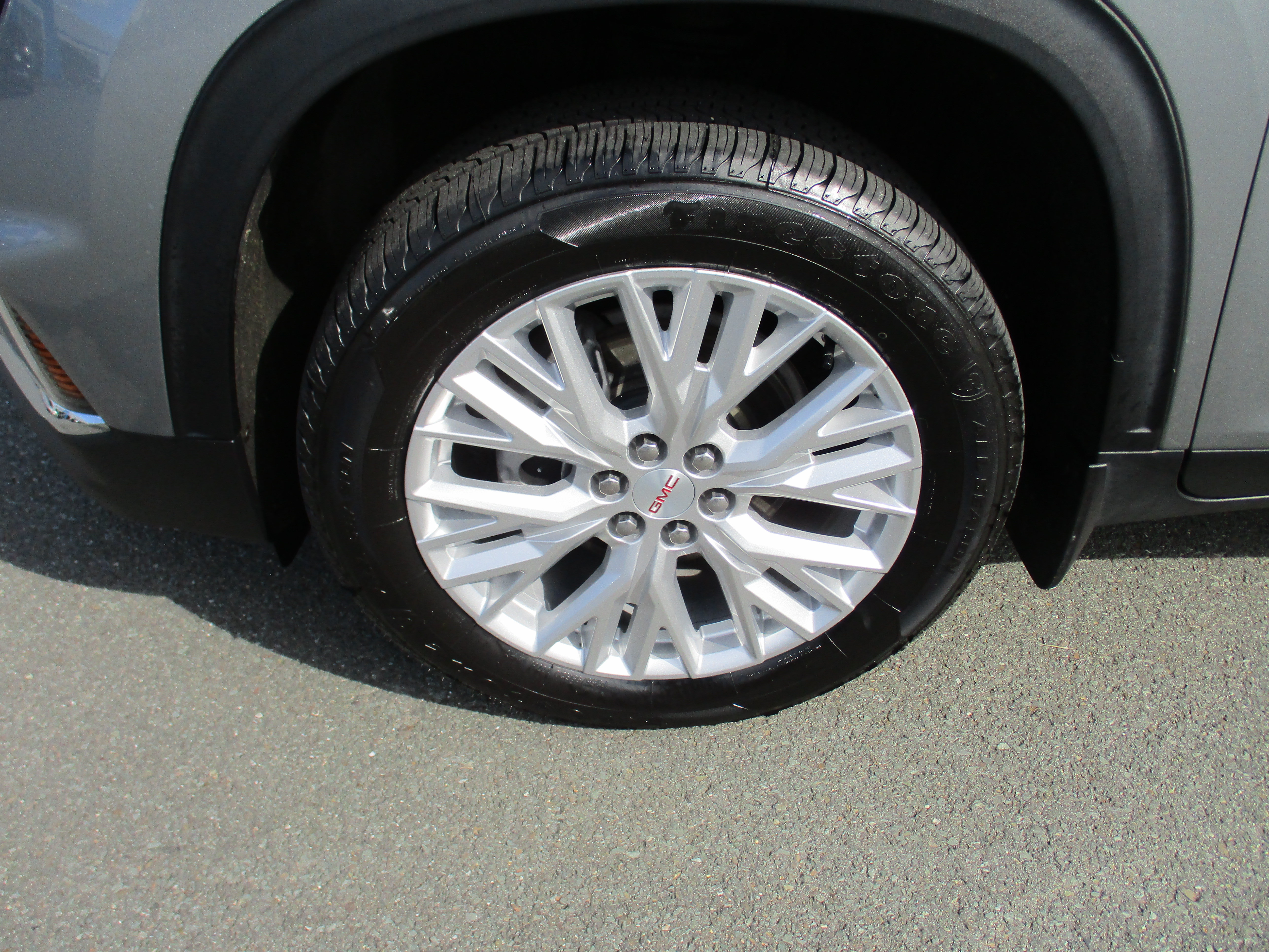 Certified 2025 GMC Acadia Elevation w/ Elevation Premium Package AWD/4WD image 9