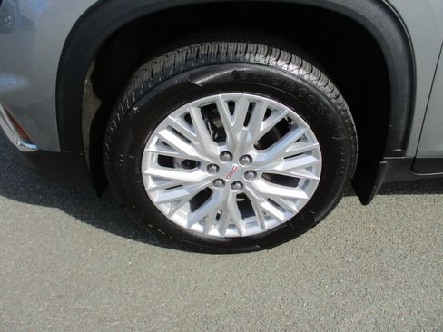 Used 2025 GMC Acadia Elevation w/ Elevation Premium Package AWD/4WD image 9