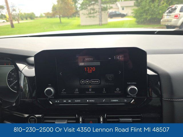 Used 2024 Nissan Pathfinder SV FWD image 17